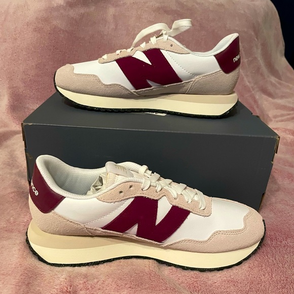 New Balance Shoes - NWT NIB New Balance 237 - Women’s 8 1/2